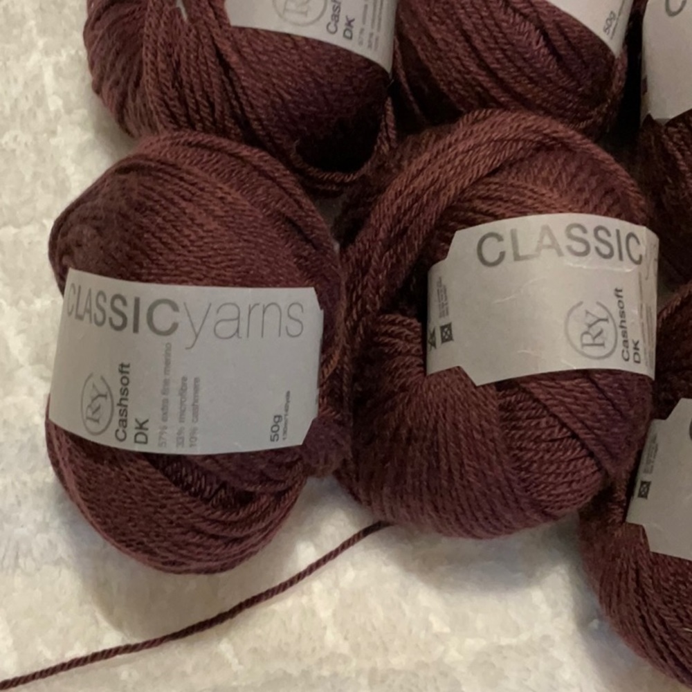 Lot of 11 skeins of RYC Cashsoft DK
from Rowan - Picture 2 of 5
